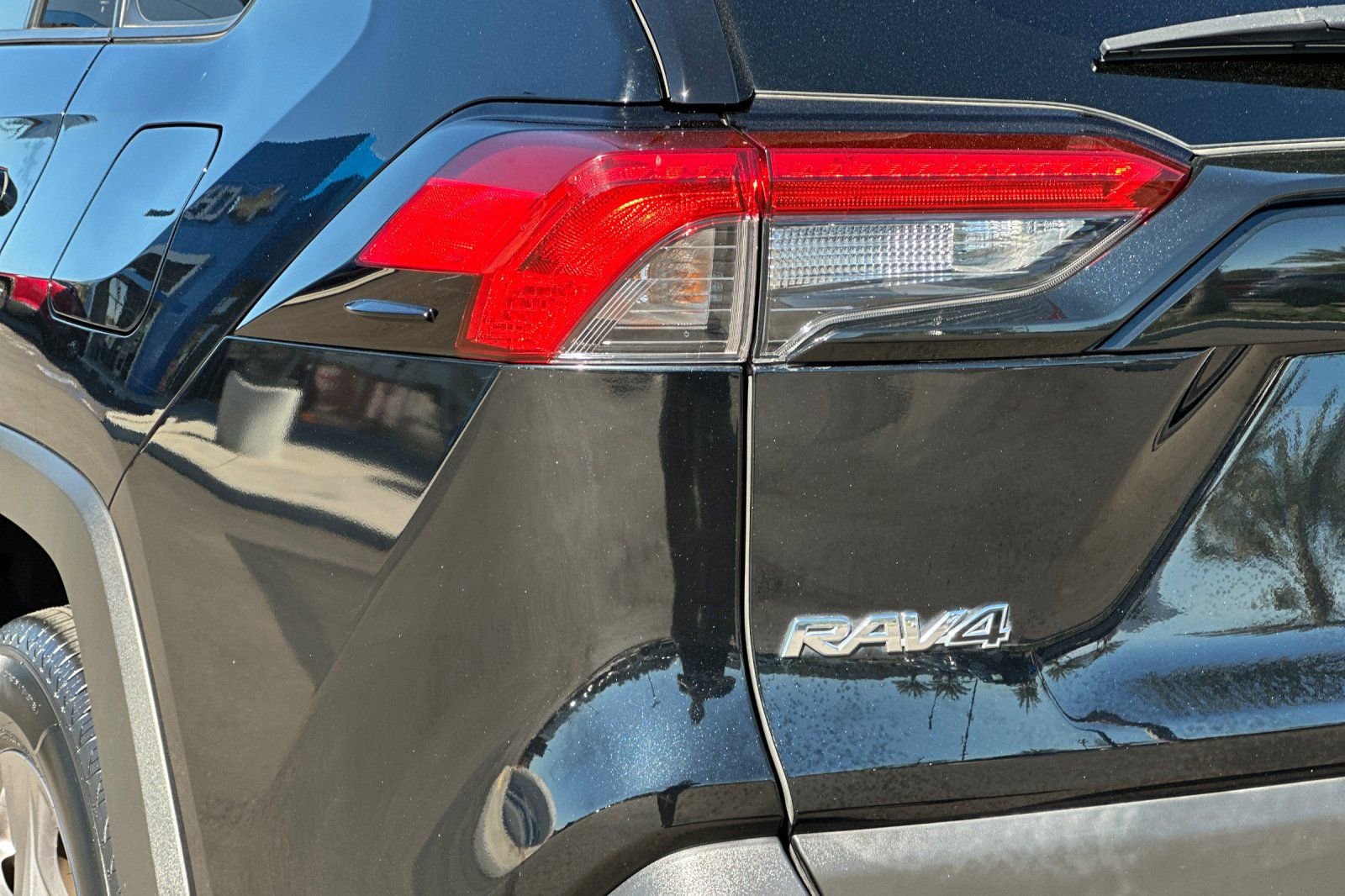 Used 2022 Toyota RAV4 XLE w/ Convenience Package image 37