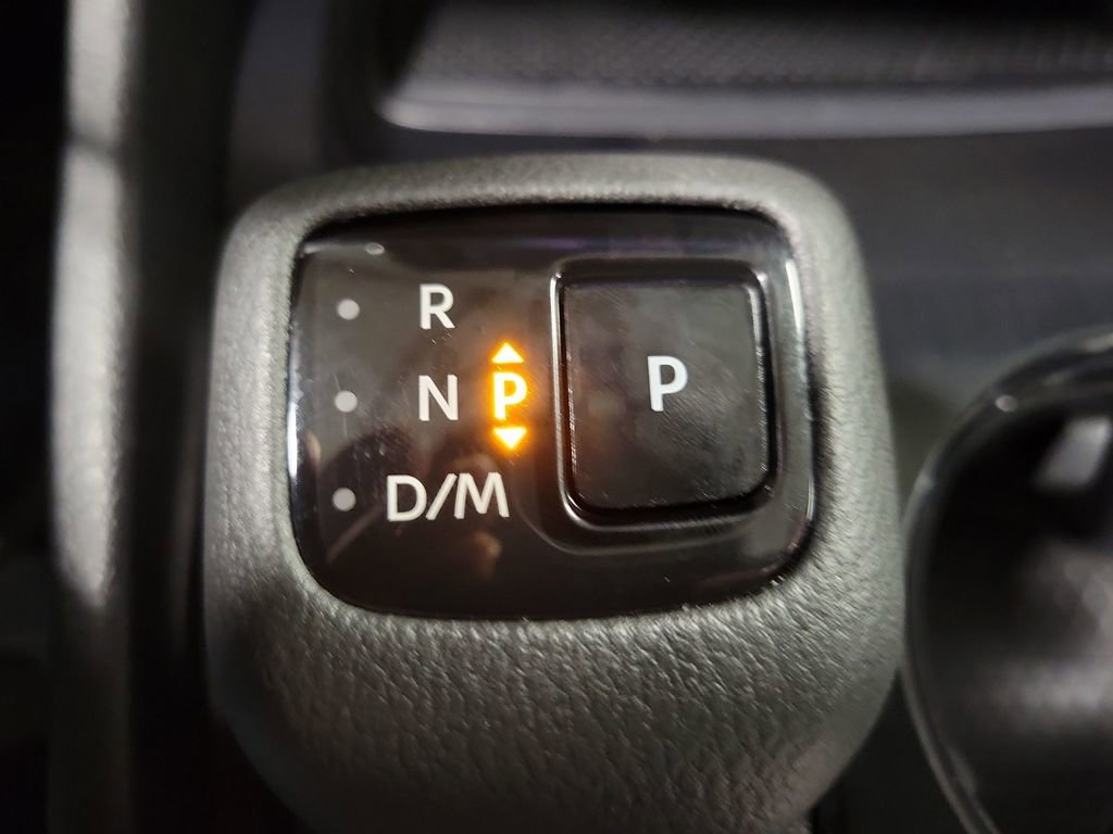 Used 2023 Nissan Rogue SV image 17