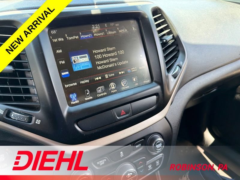 Used 2017 Jeep Cherokee Limited AWD/4WD image 12