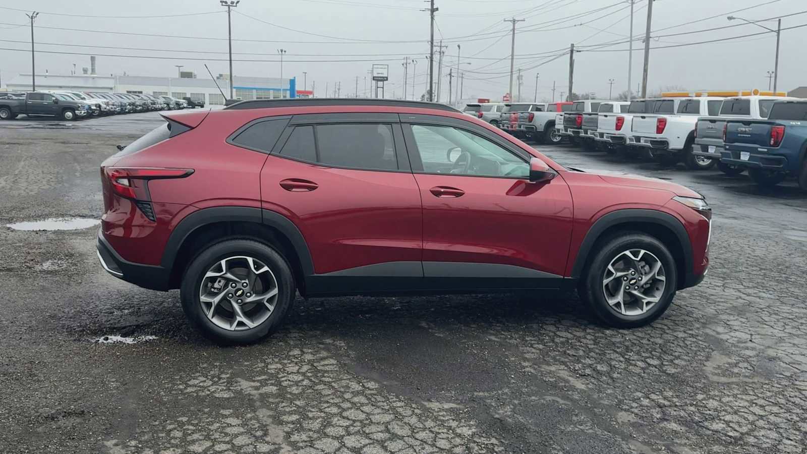 Certified 2025 Chevrolet Trax LT w/ Driver Confidence Package FWD image 9