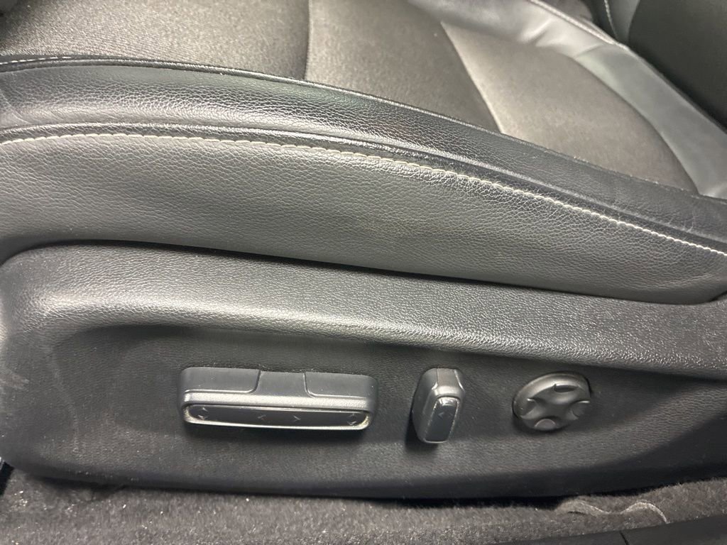 Used 2018 Honda Accord Sport image 11