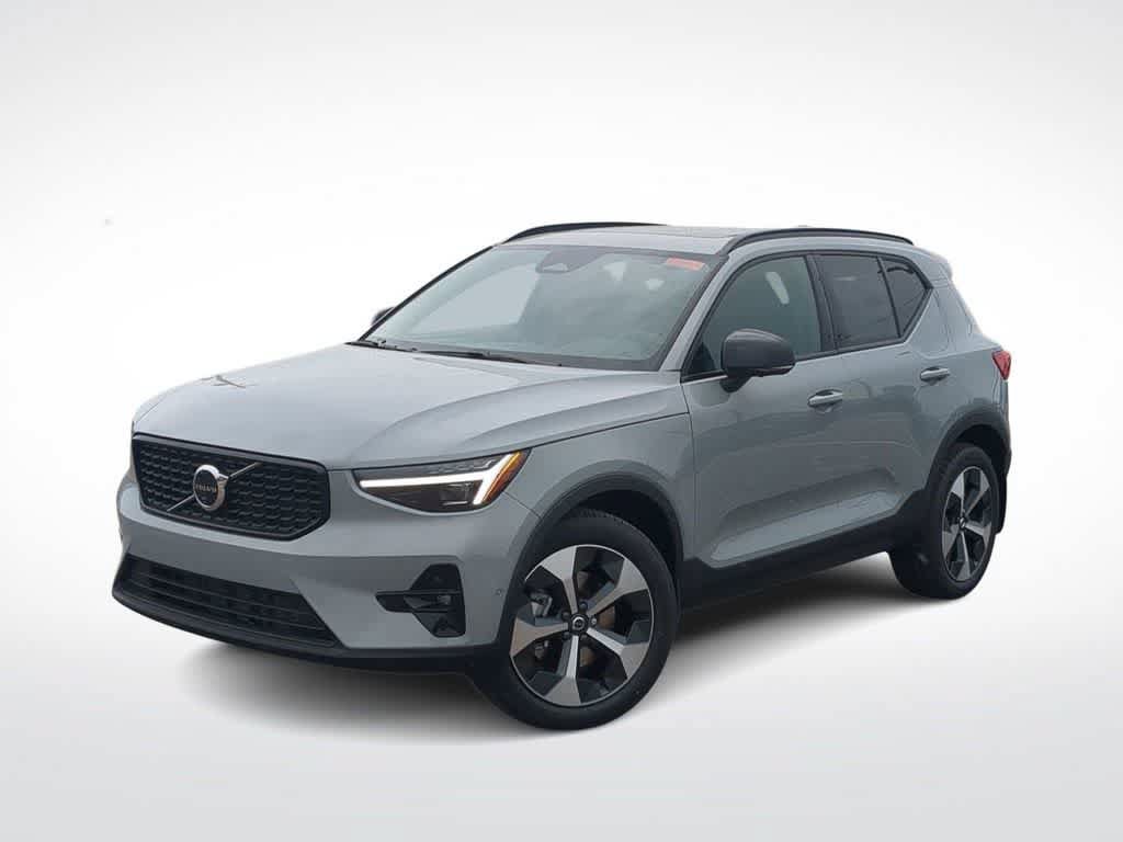New 2026 Volvo XC40 B5 Plus w/ Protection Package Premier