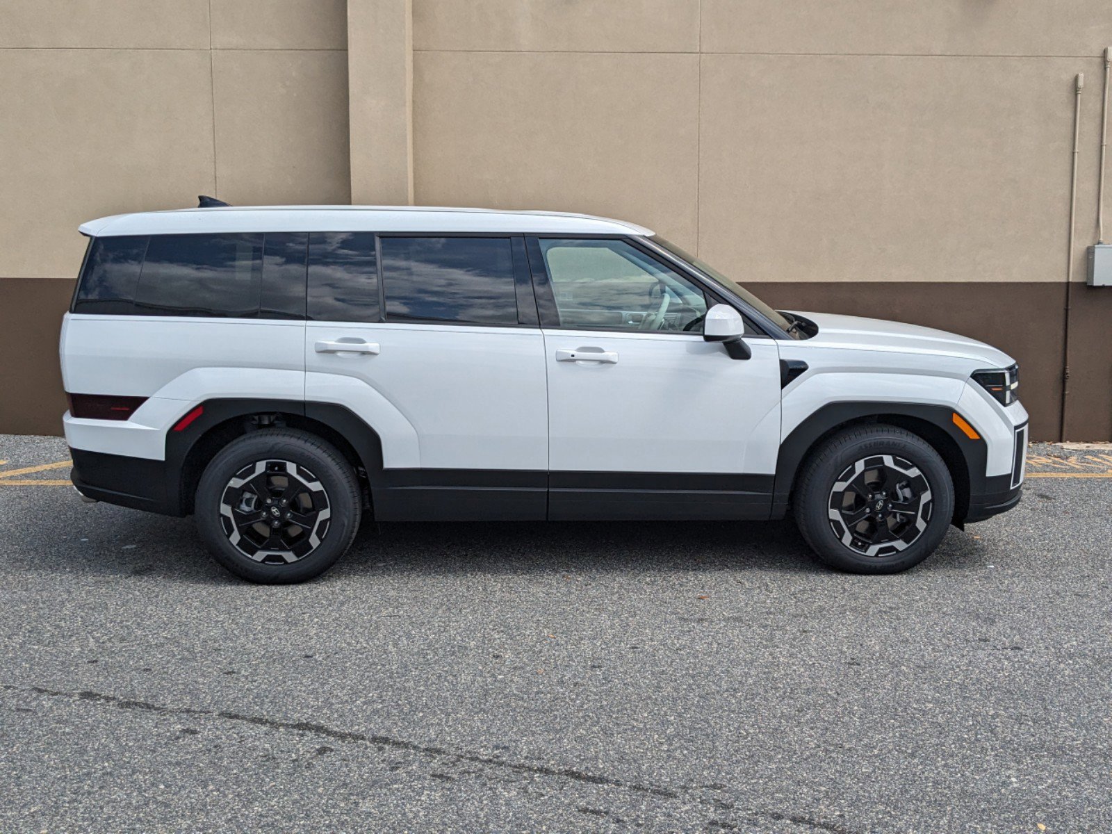 New 2026 Hyundai Santa Fe SE image 3