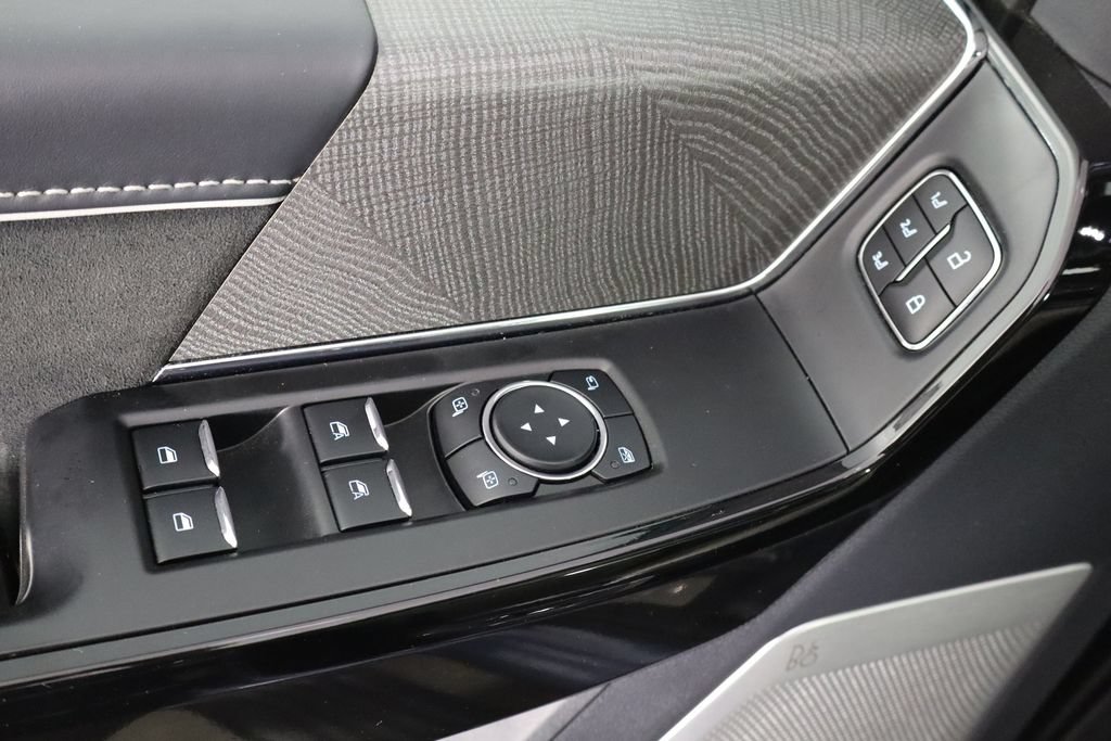 Used 2023 Ford F150 Lightning Platinum AWD/4WD image 19