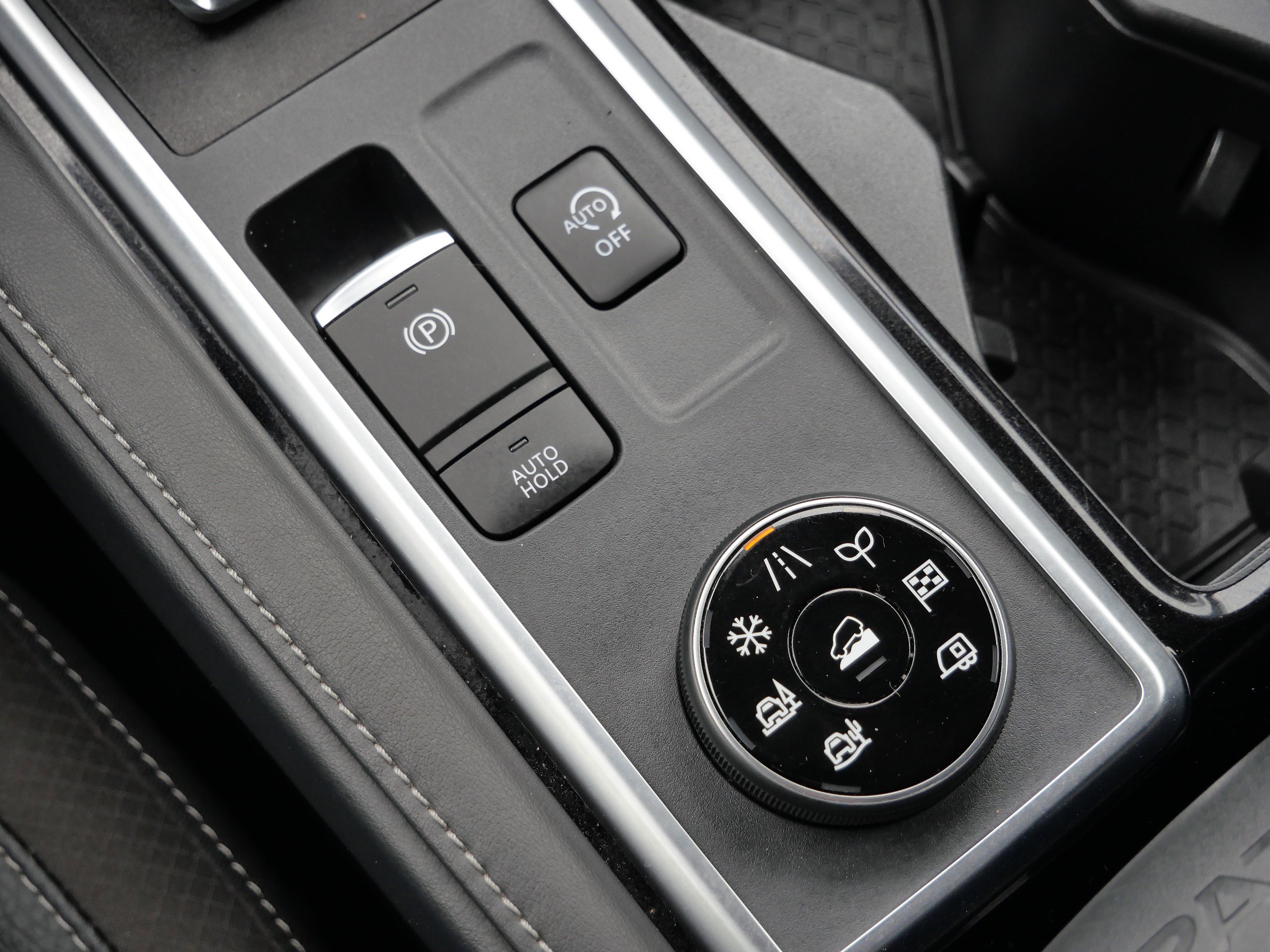 Used 2023 Nissan Pathfinder SL image 26