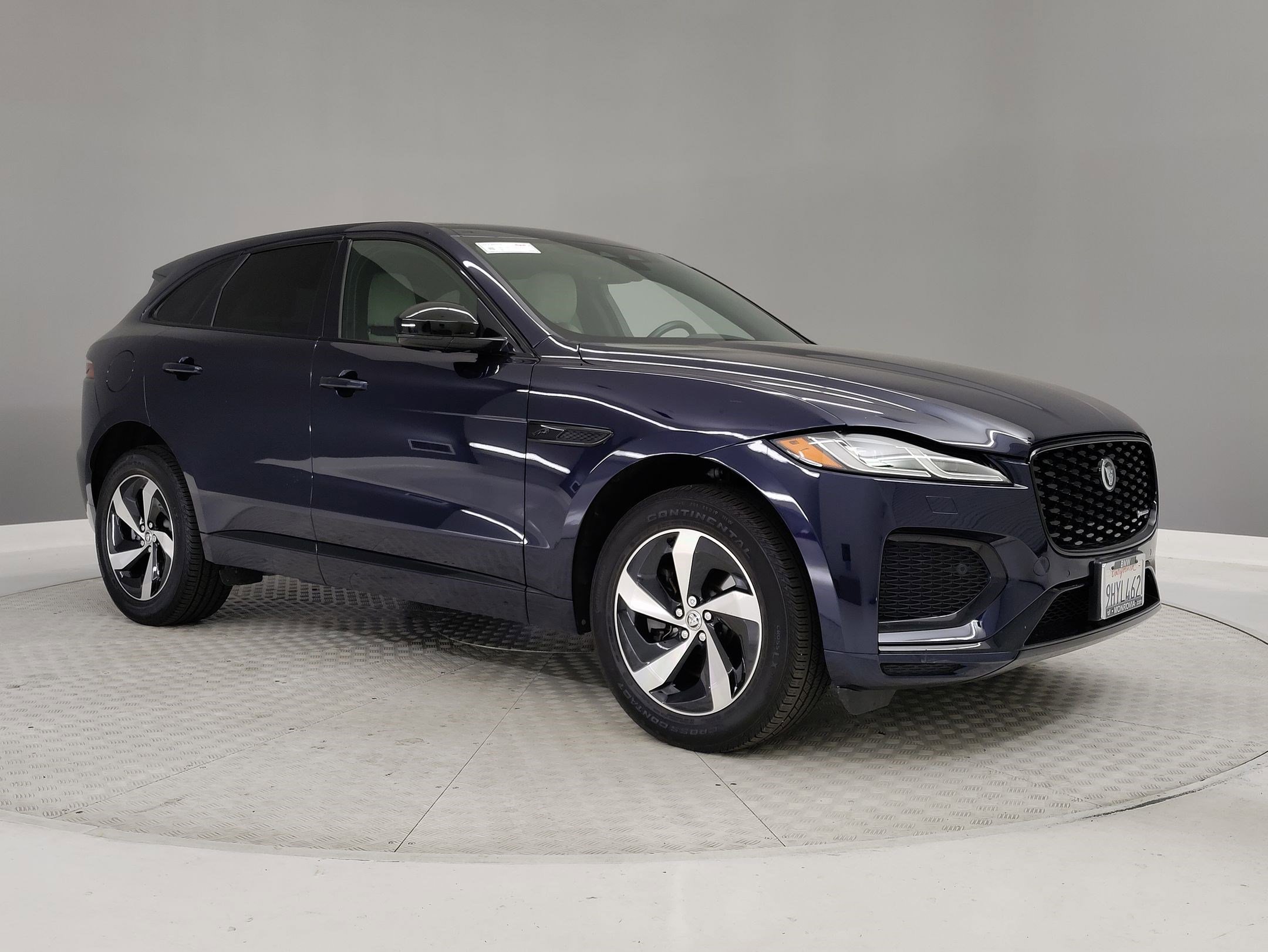 Used 2024 Jaguar F-PACE R-Dynamic S image 35