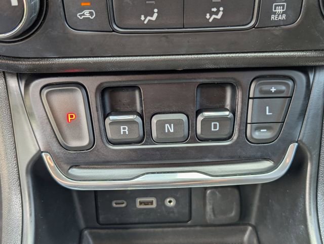 Used 2021 GMC Terrain SLE w/ Elevation Edition image 14