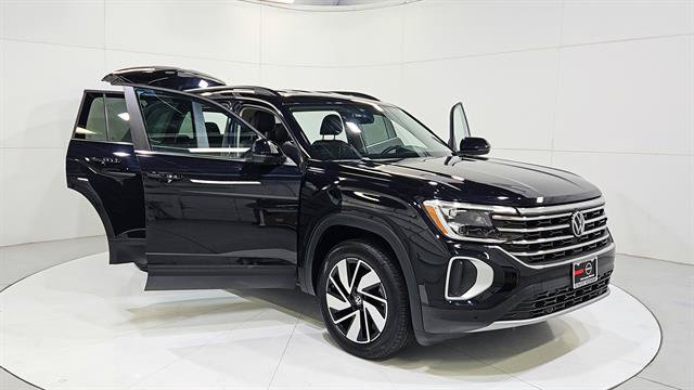 Used 2025 Volkswagen Atlas SE FWD image 29