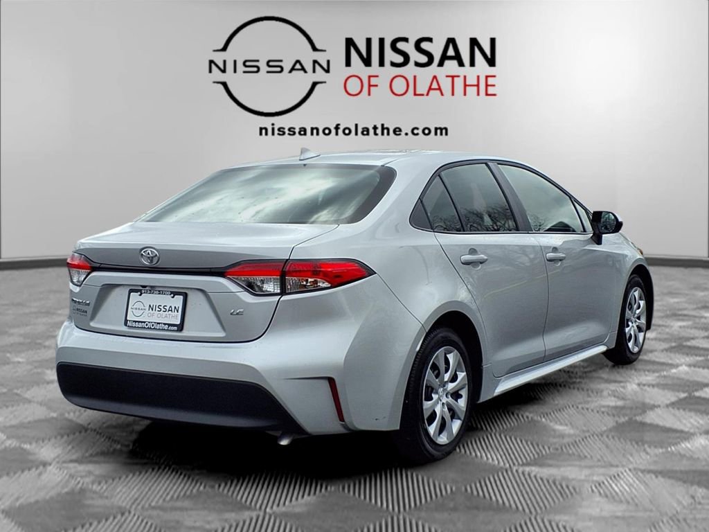 Used 2025 Toyota Corolla LE image 27