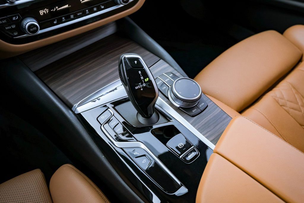 Used 2021 BMW 540i w/ Convenience Package RWD image 9