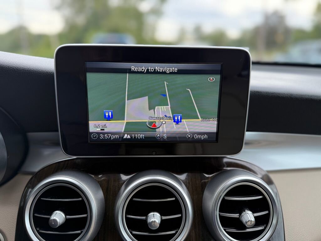 Used 2019 Mercedes-Benz GLC 300 4MATIC image 17