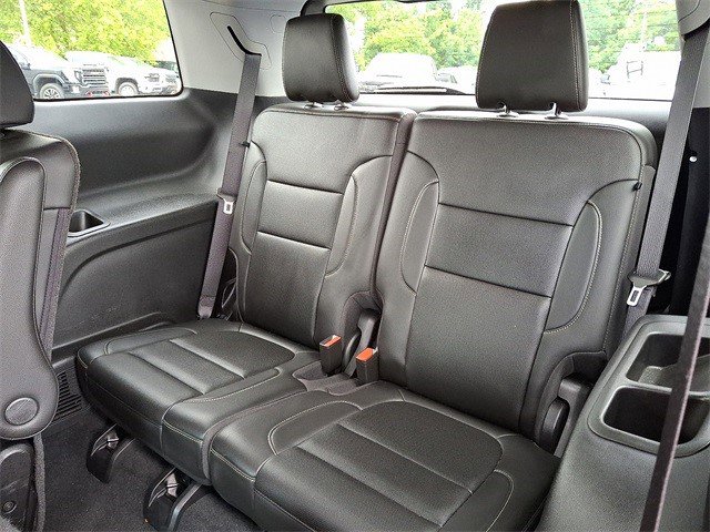 Certified 2023 GMC Acadia SLT w/ Preferred Package image 12