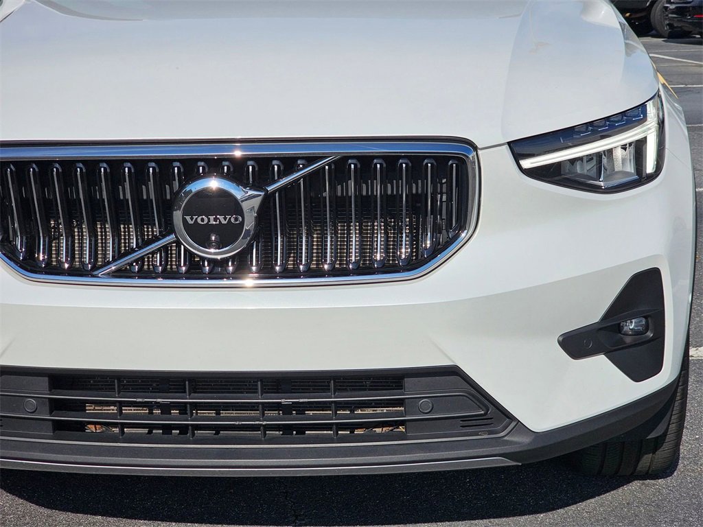 Used 2023 Volvo XC40 B5 Ultimate w/ Protection Package Premier image 9