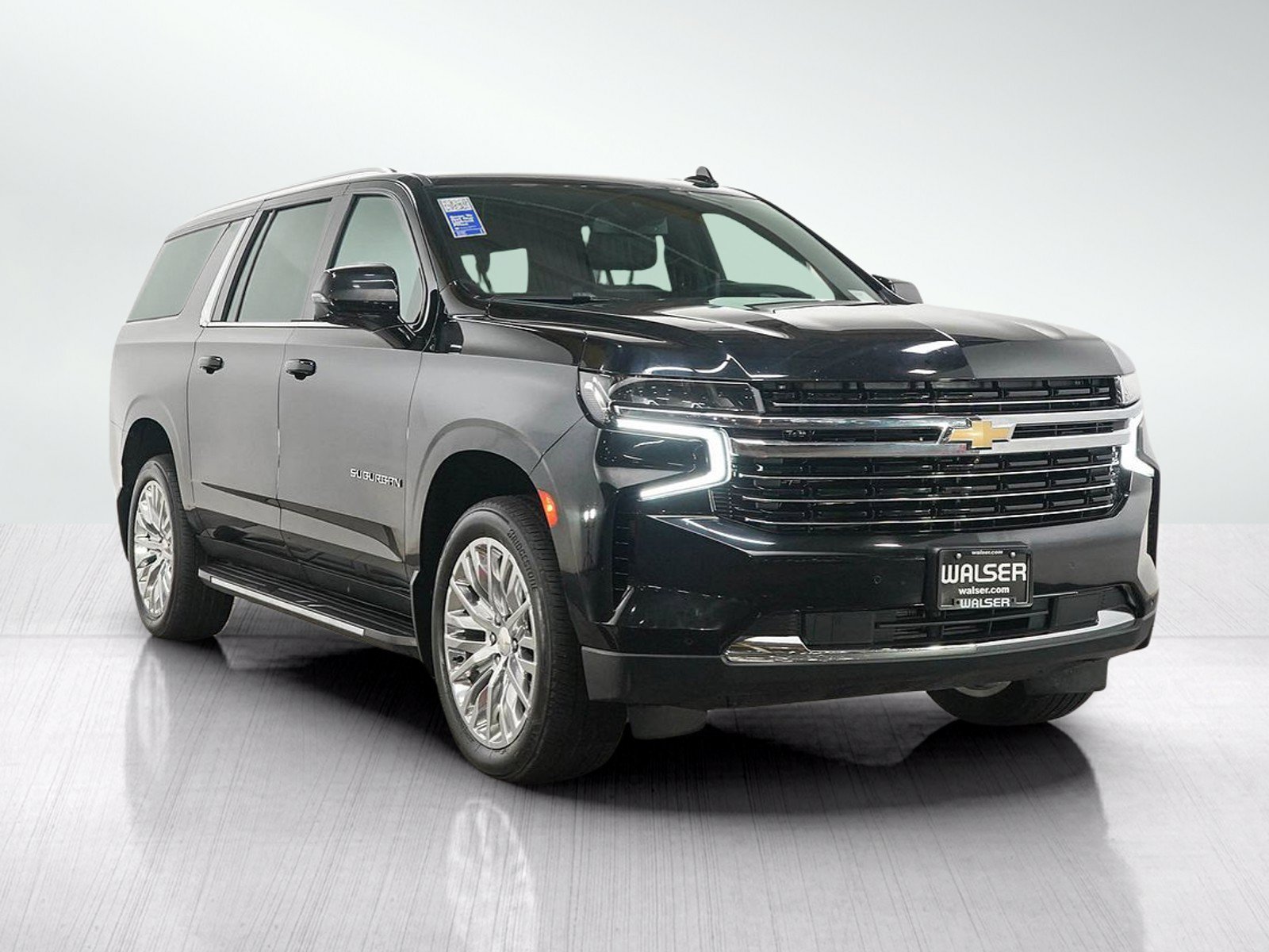 Used 2023 Chevrolet Suburban LT w/ LT Signature Package AWD/4WD image 7