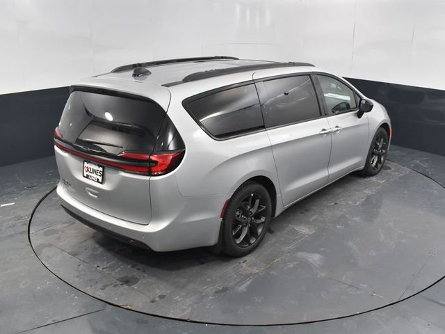 New 2026 Chrysler Pacifica Select w/ S Appearance Package FWD image 52