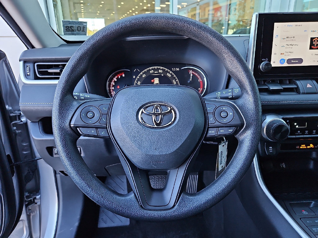 Certified 2023 Toyota RAV4 LE AWD/4WD image 21