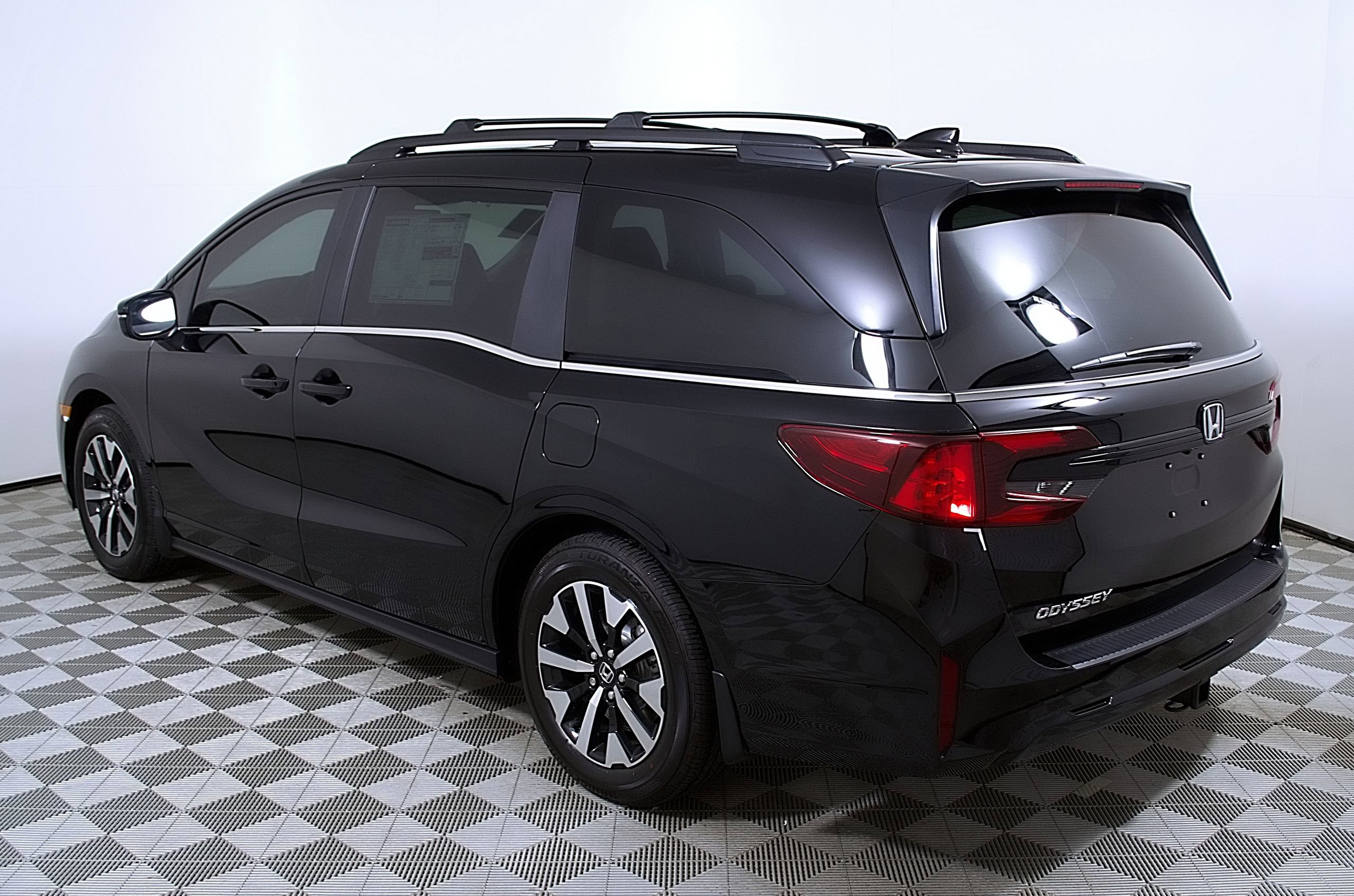 Used 2026 Honda Odyssey EX-L image 9