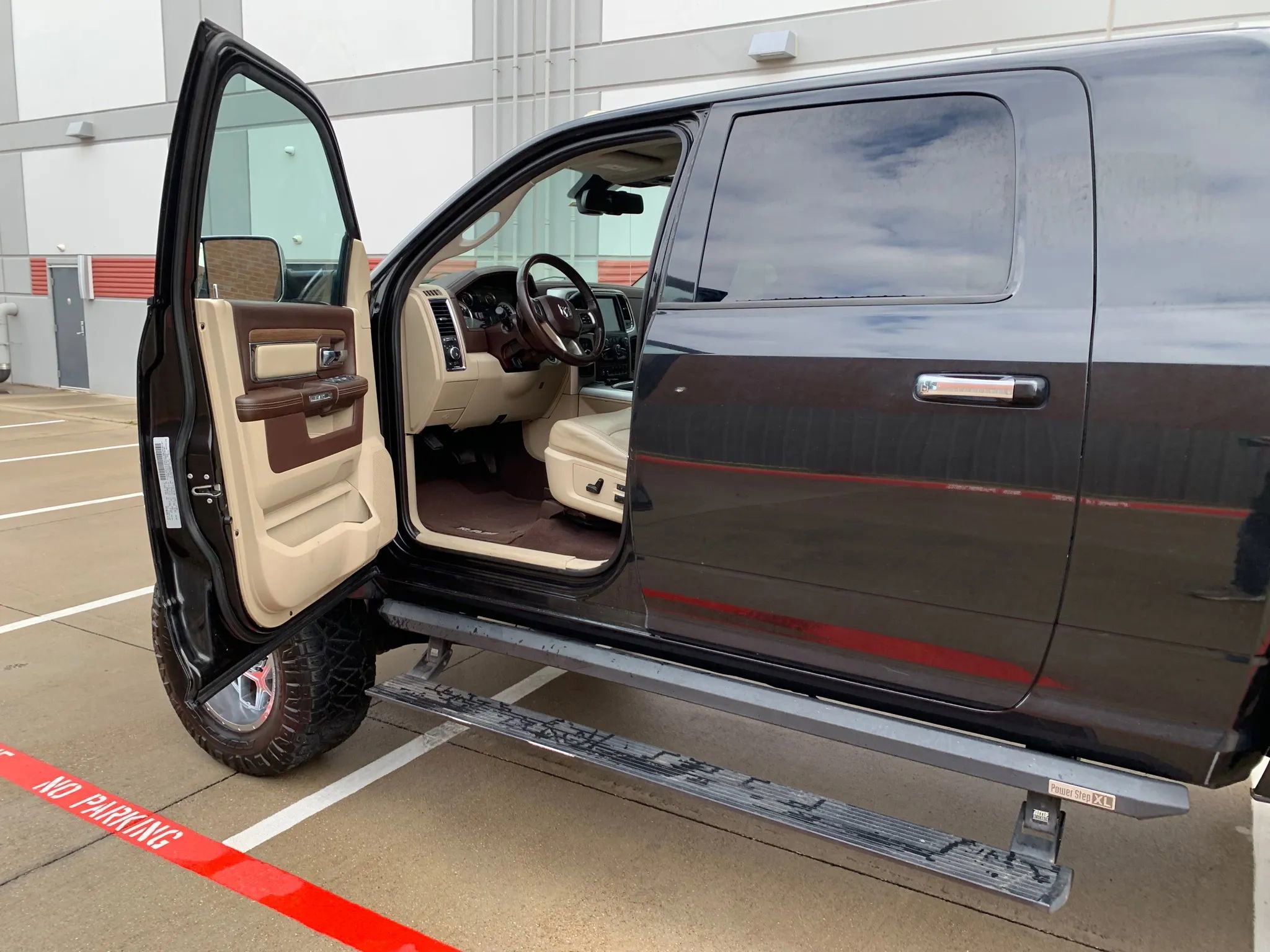 Used 2016 RAM 2500 Laramie image 15
