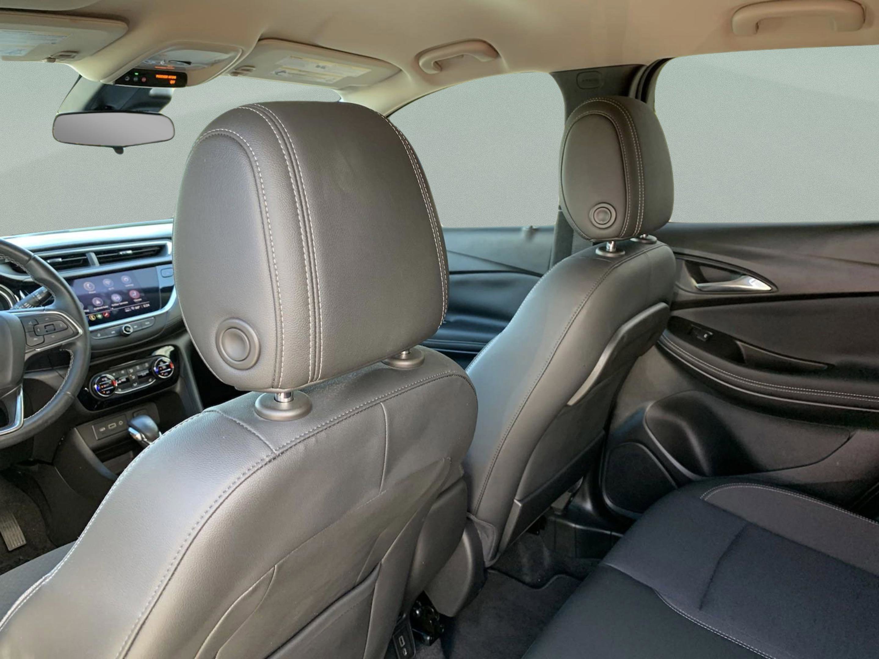 Used 2021 Buick Encore GX Select image 17