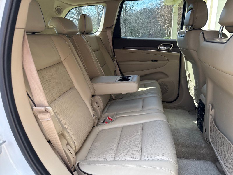 Used 2015 Jeep Grand Cherokee Overland w/ Advanced Technology Group image 36