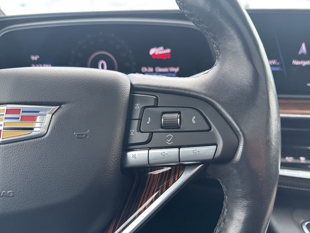 Used 2021 Cadillac Escalade Premium Luxury image 28