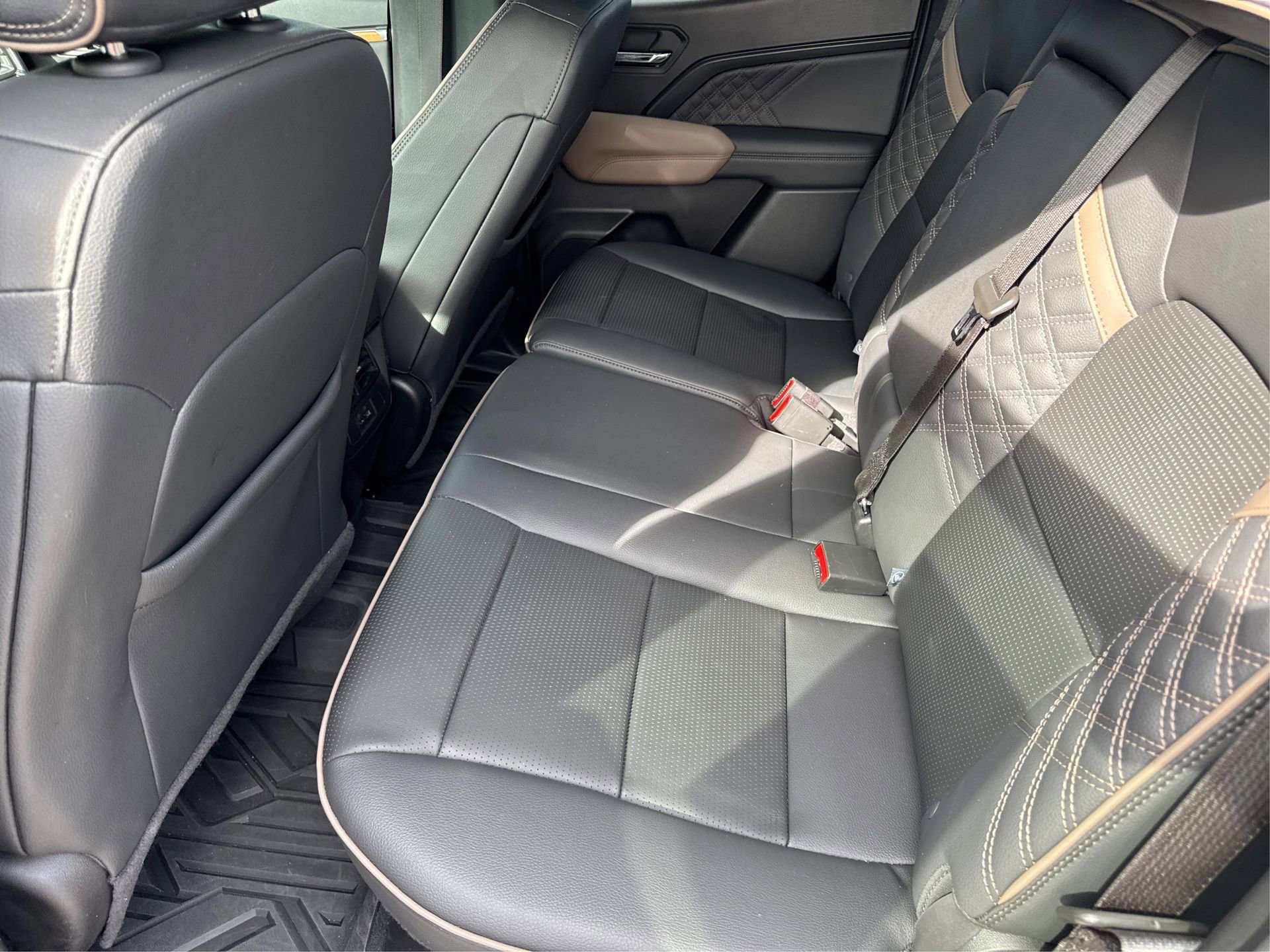 Used 2024 GMC Canyon Denali w/ LPO, Denali Black Edition image 12