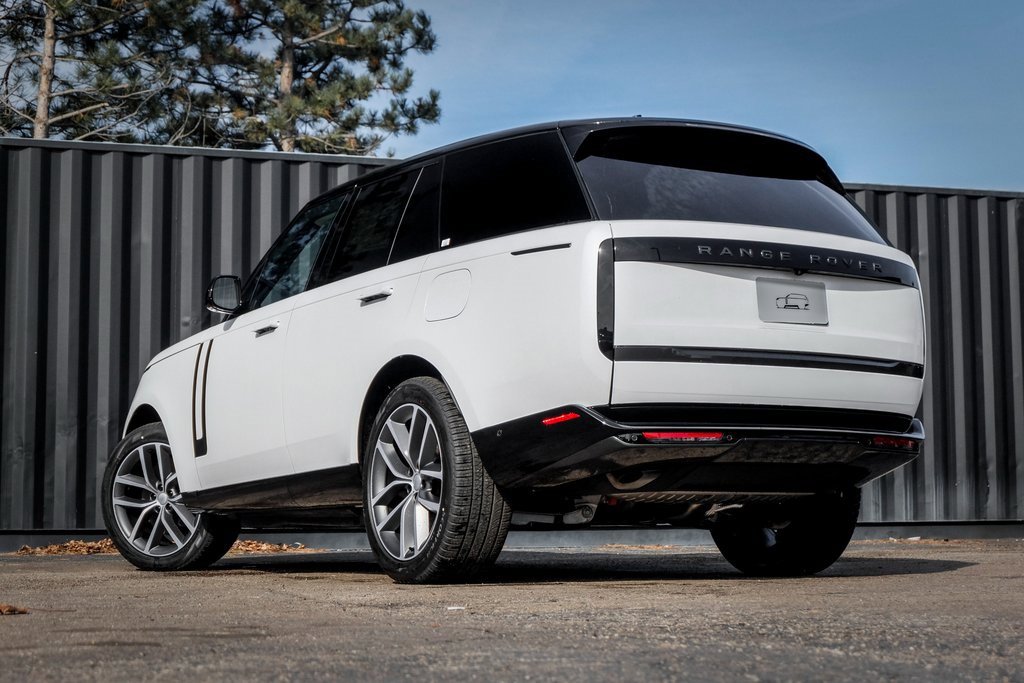 New 2025 Land Rover Range Rover SE image 2
