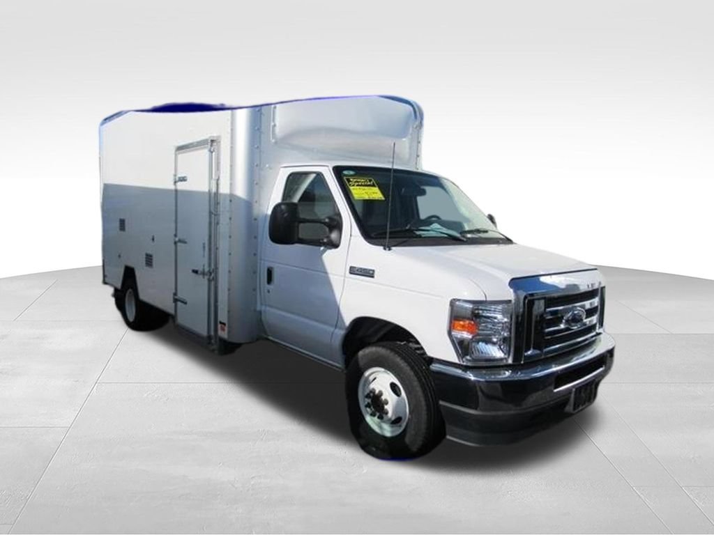 New 2024 Ford E-450 and Econoline 450 Super Duty w/ Power Windows & Locks Group RWD image 5
