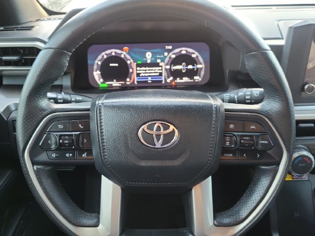 Used 2025 Toyota 4Runner TRD Off-Road AWD/4WD image 14