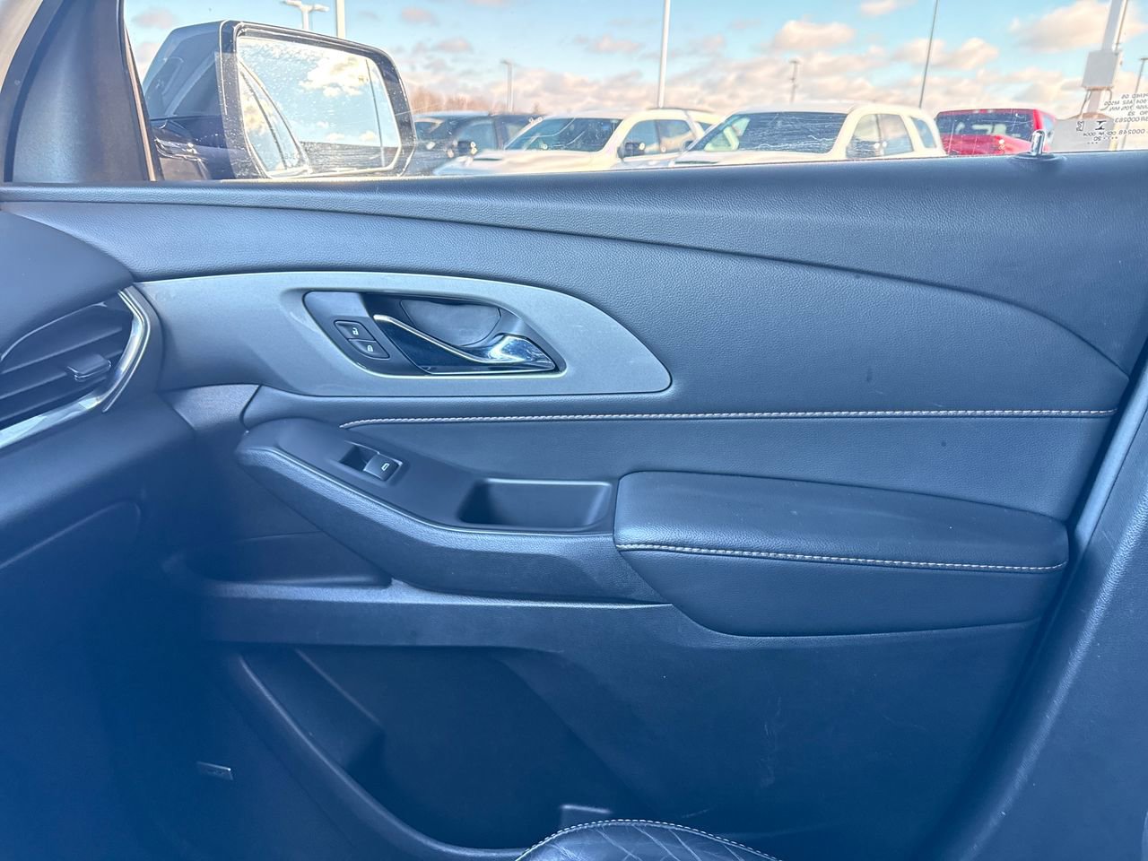 Used 2020 Chevrolet Traverse LT w/ LT Premium Package image 26