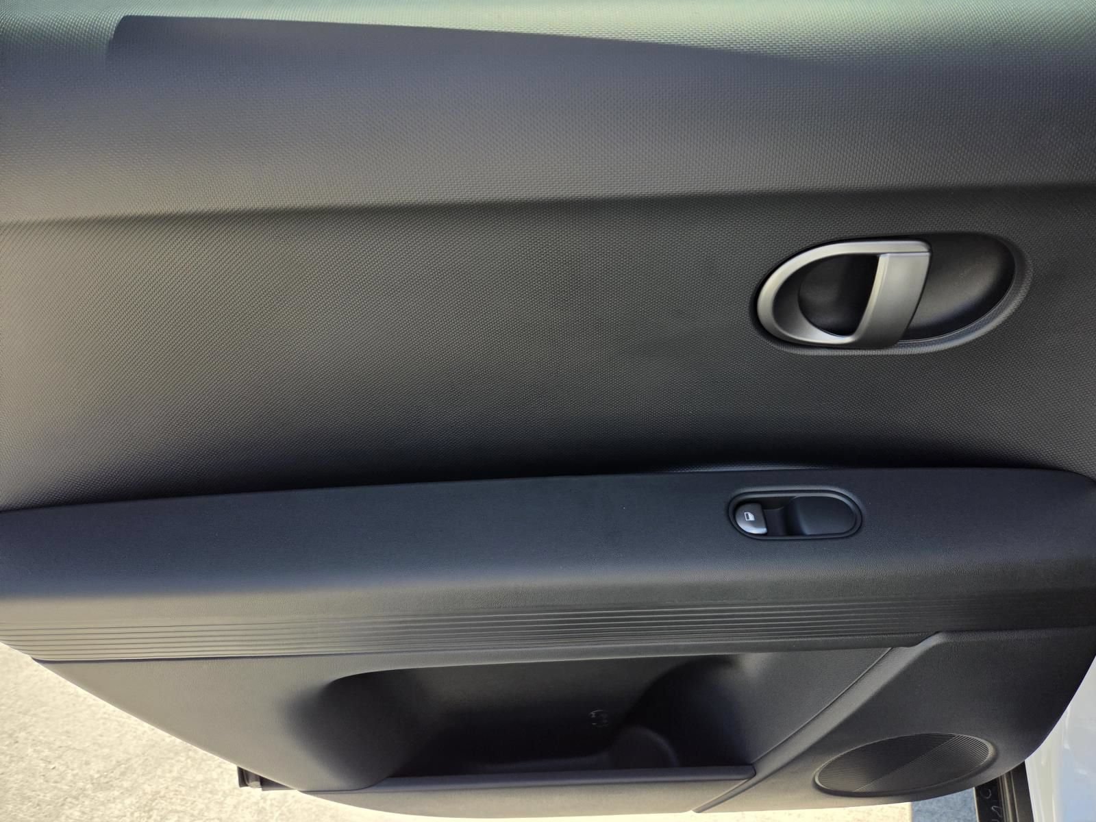 New 2027 Hyundai Ioniq 5 SEL RWD image 9