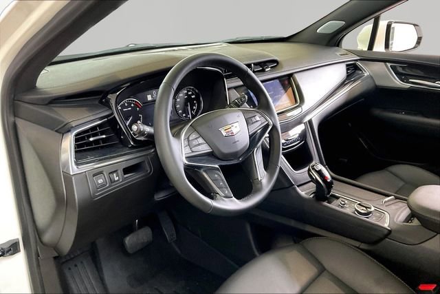 Used 2025 Cadillac XT5 Premium Luxury FWD image 12