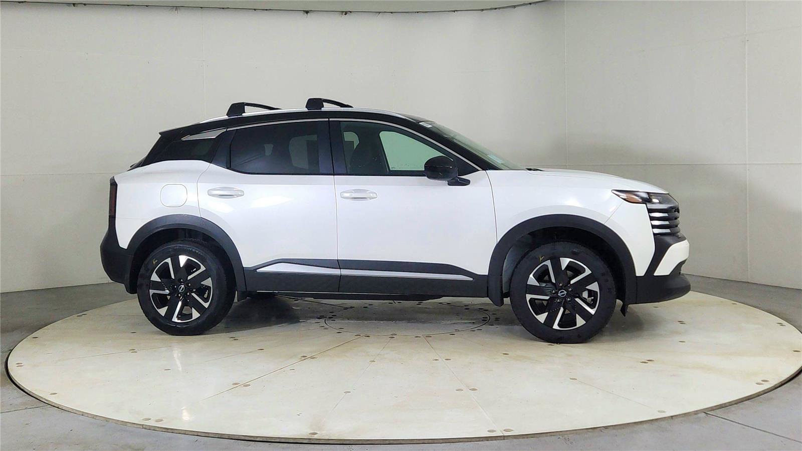 New 2026 Nissan Kicks SV w/ Cold Weather Package AWD/4WD image 8