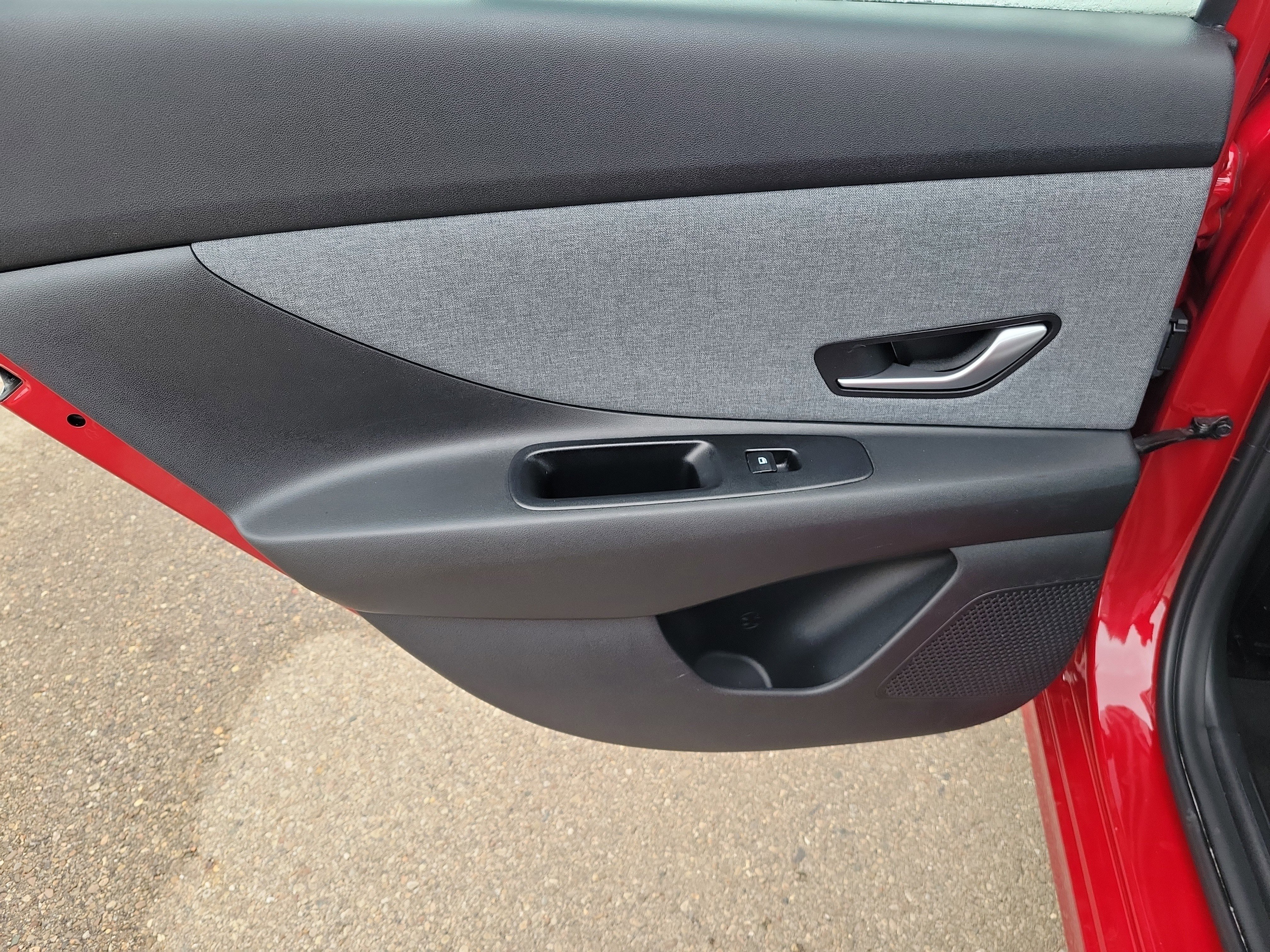 Used 2023 Hyundai Elantra Limited image 14