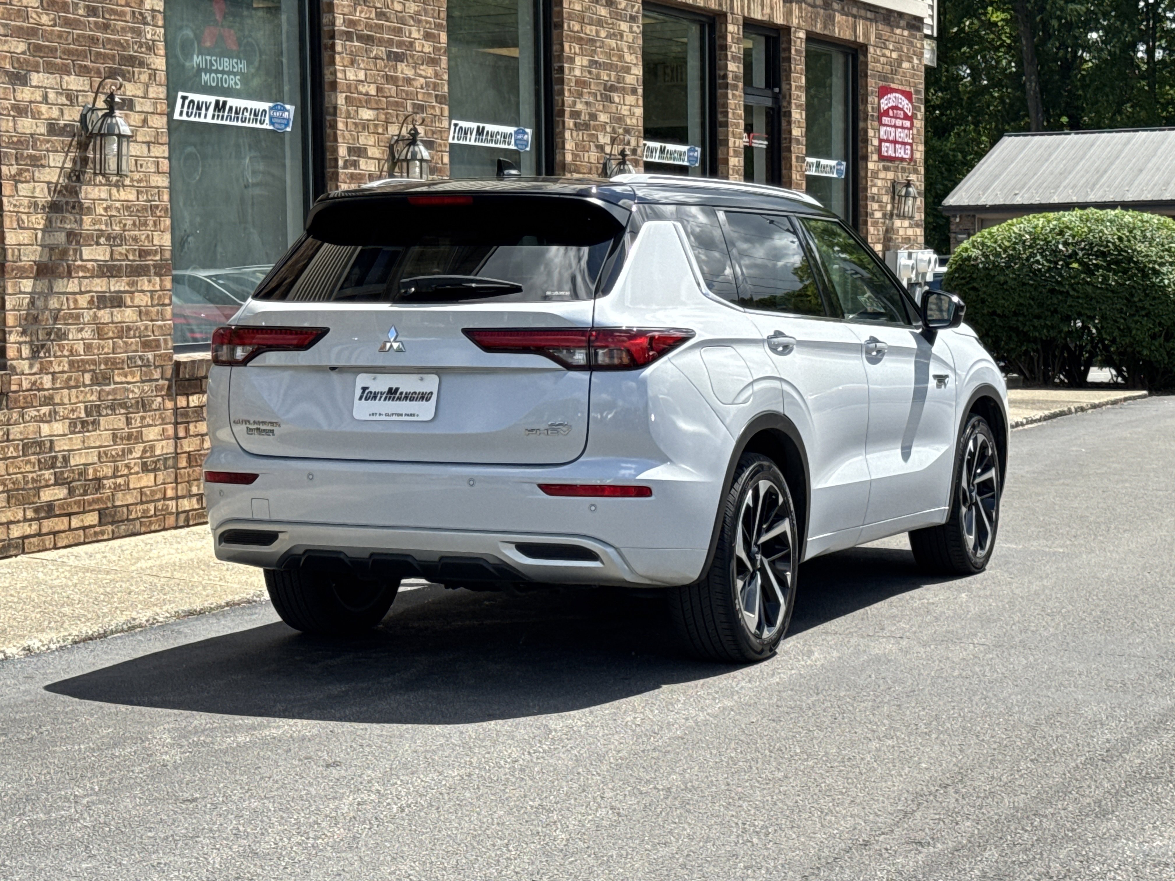 Used 2023 Mitsubishi Outlander SEL AWD/4WD image 5