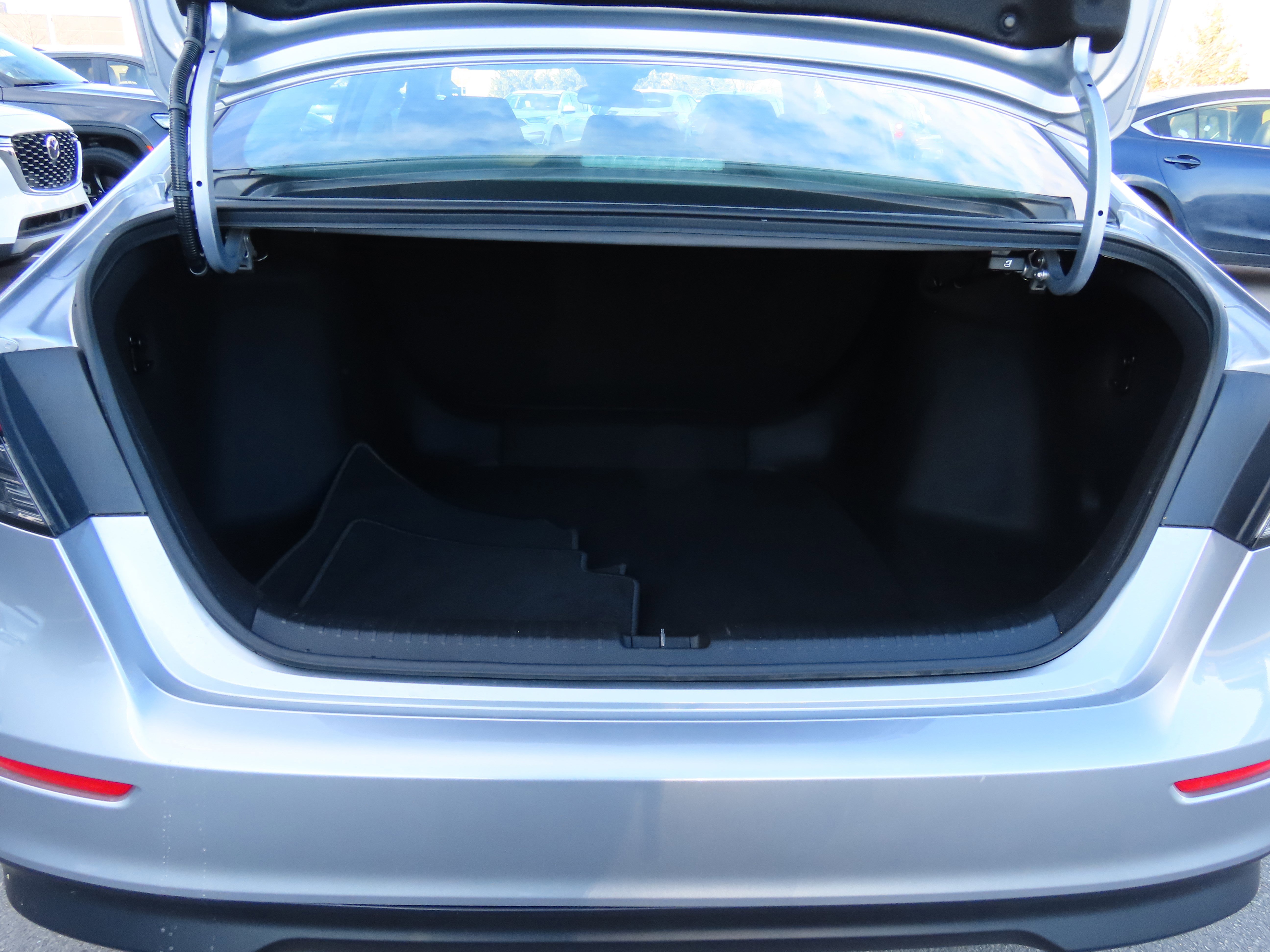 Used 2025 Honda Accord LX image 18