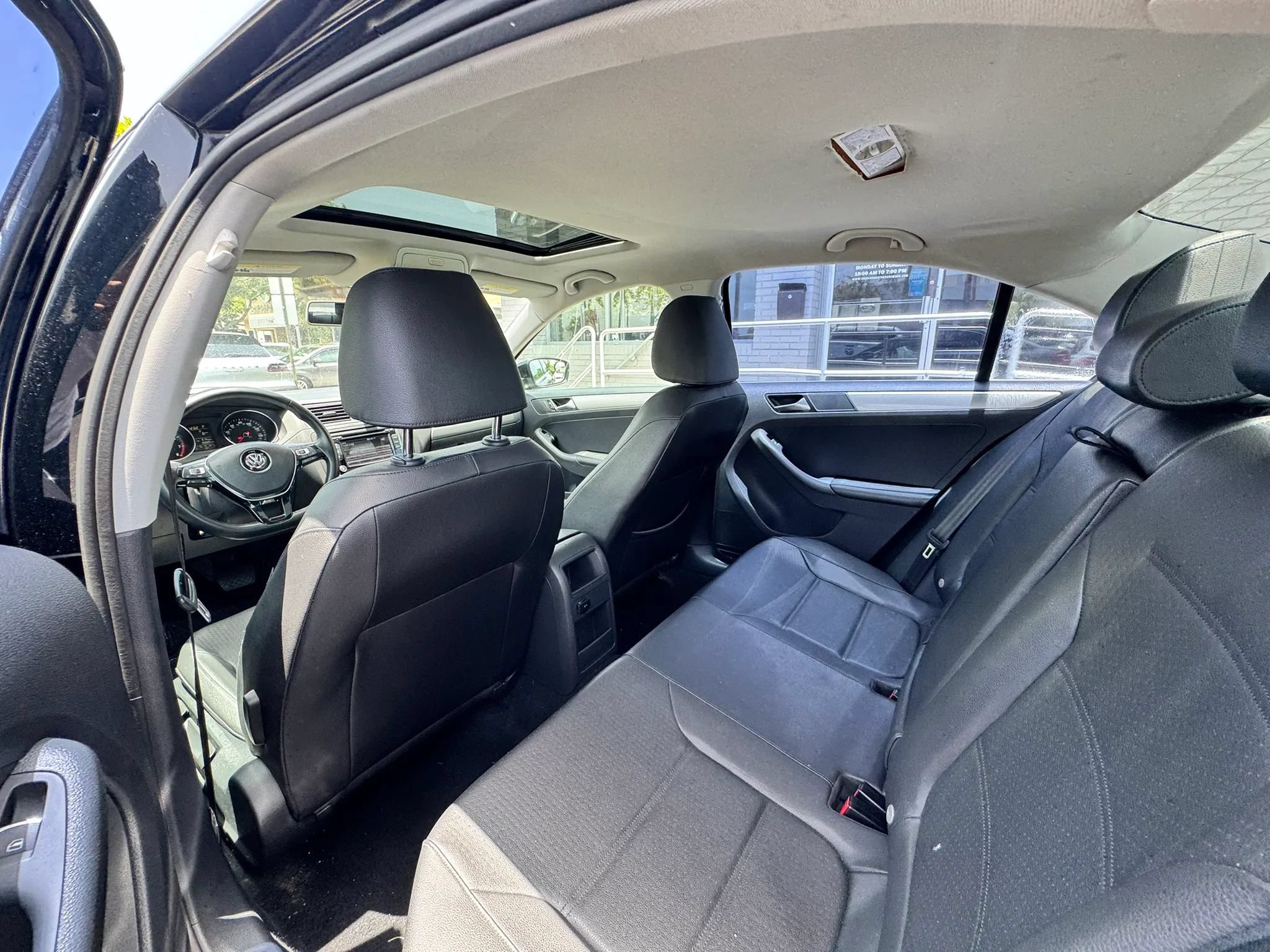Used 2015 Volkswagen Jetta Sport FWD image 14
