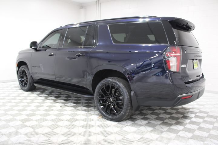 Used 2022 Chevrolet Suburban RST w/ Luxury Package AWD/4WD image 10