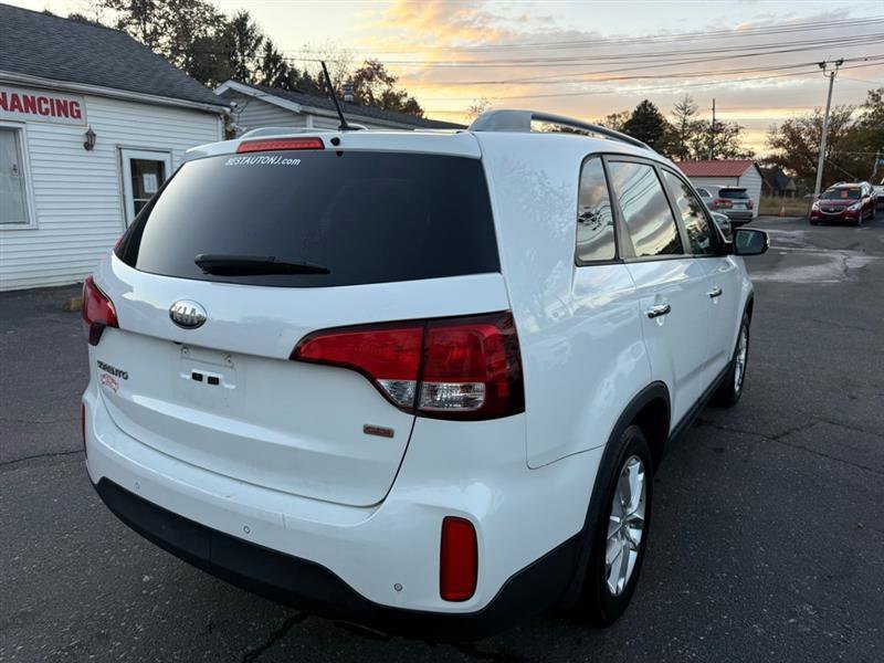 Used 2014 Kia Sorento LX image 2
