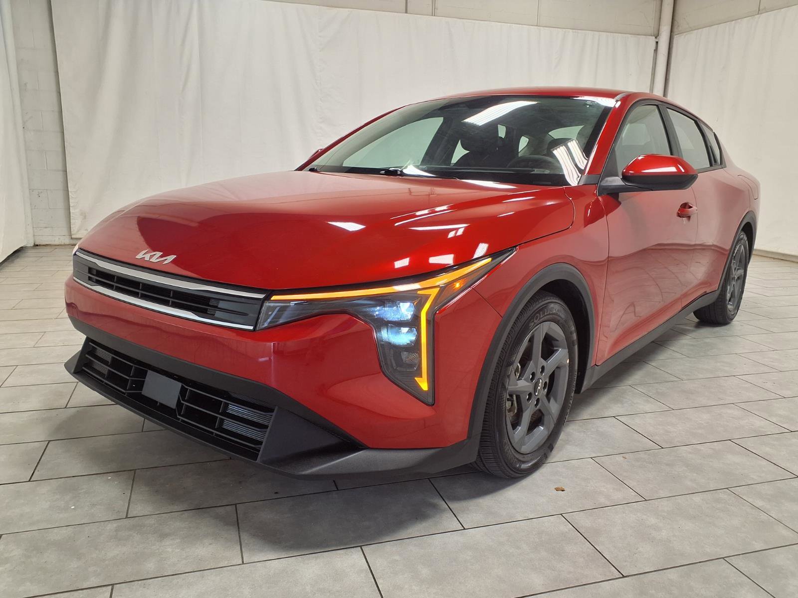 Used 2025 Kia K4 LXS FWD image 3