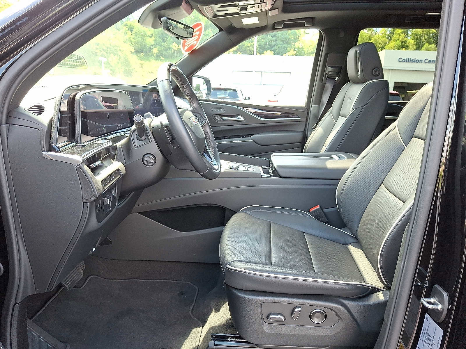 Used 2024 Cadillac Escalade Sport image 14