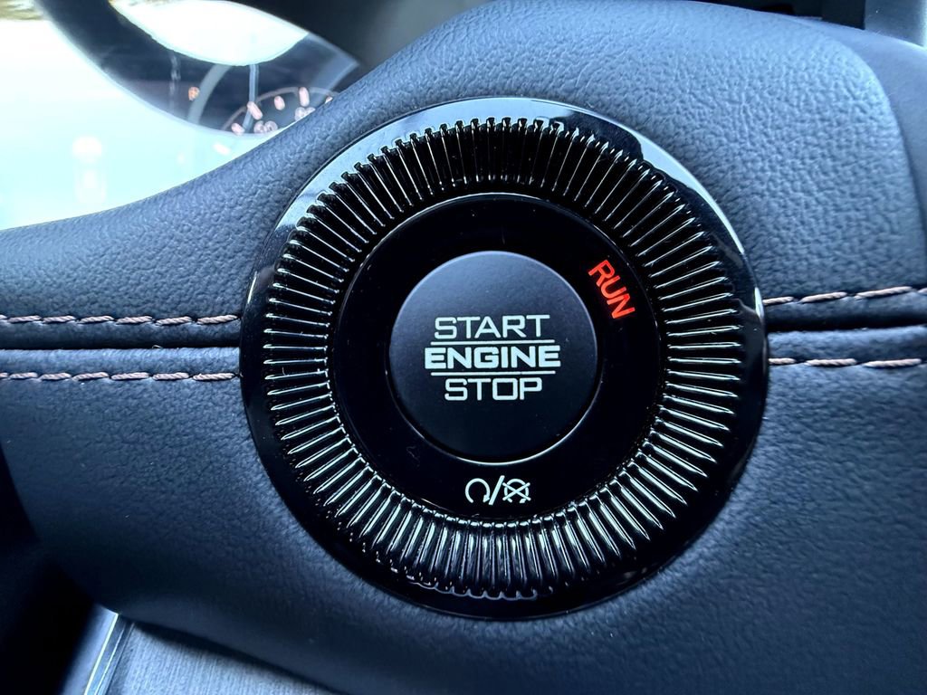 Used 2023 Jeep Compass Limited image 17