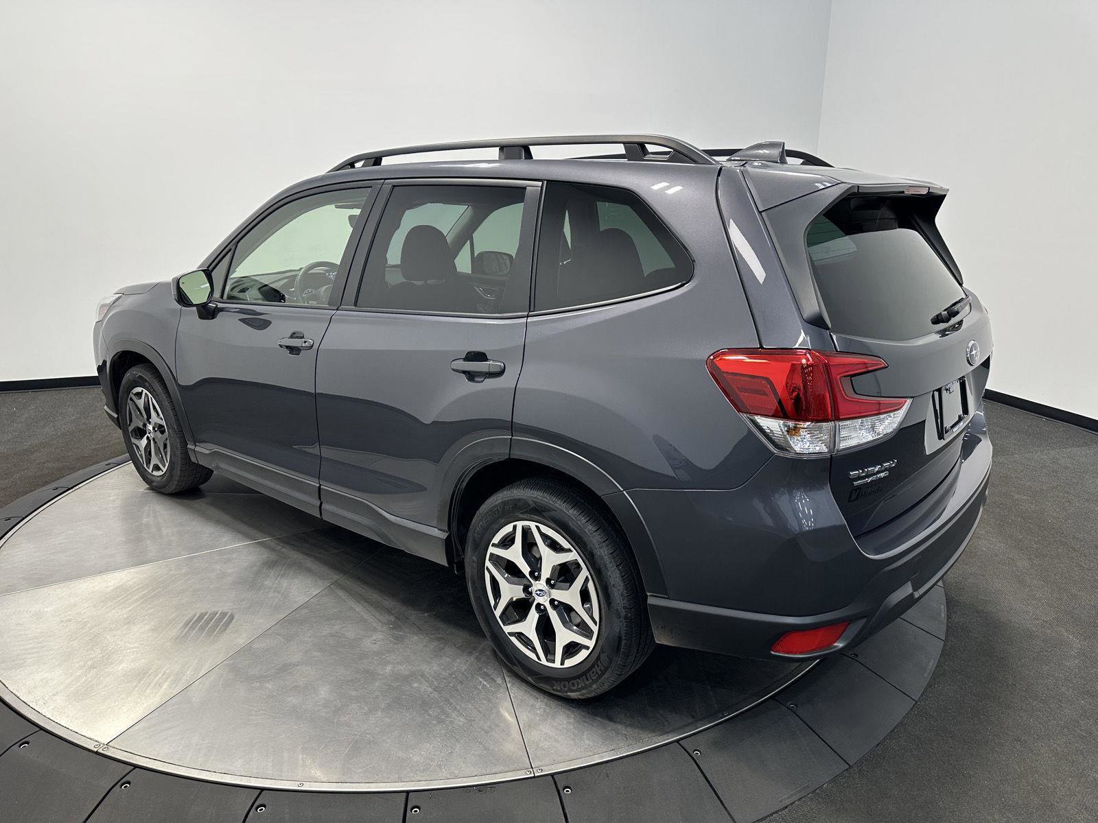 Used 2023 Subaru Forester Premium AWD/4WD image 5