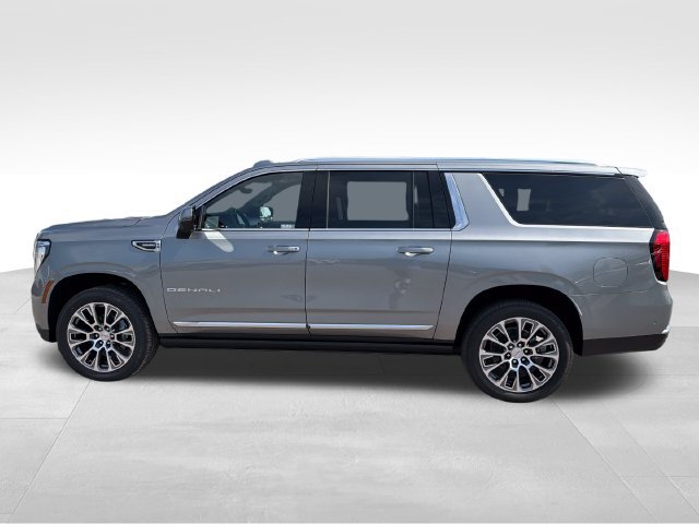 New 2026 GMC Yukon XL Denali w/ Denali Reserve Package AWD/4WD image 4