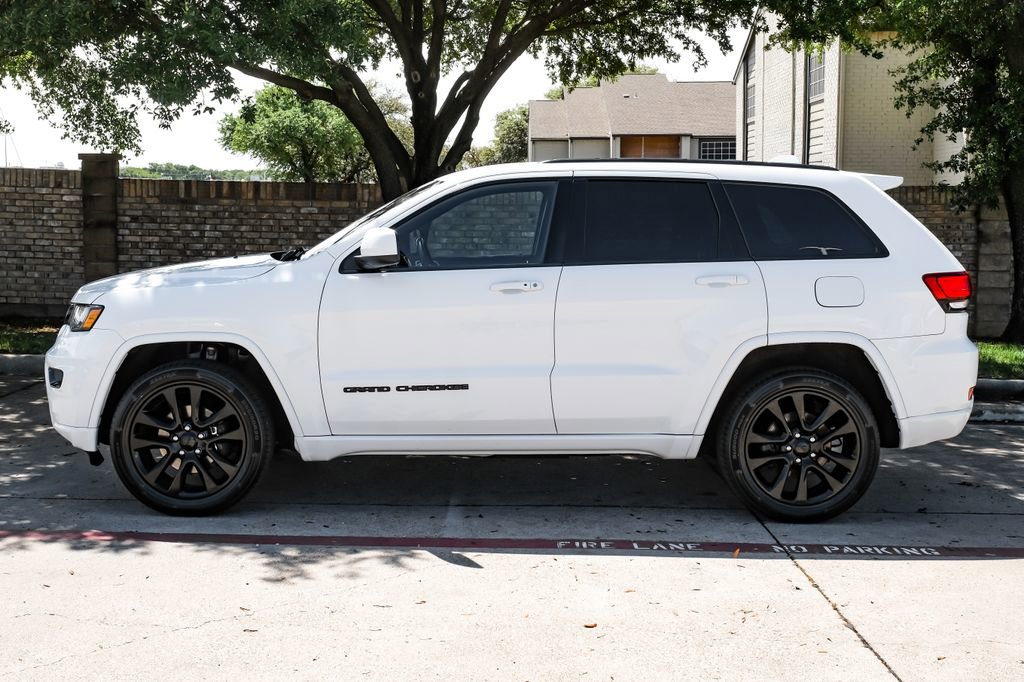 Used 2019 Jeep Grand Cherokee Altitude image 20