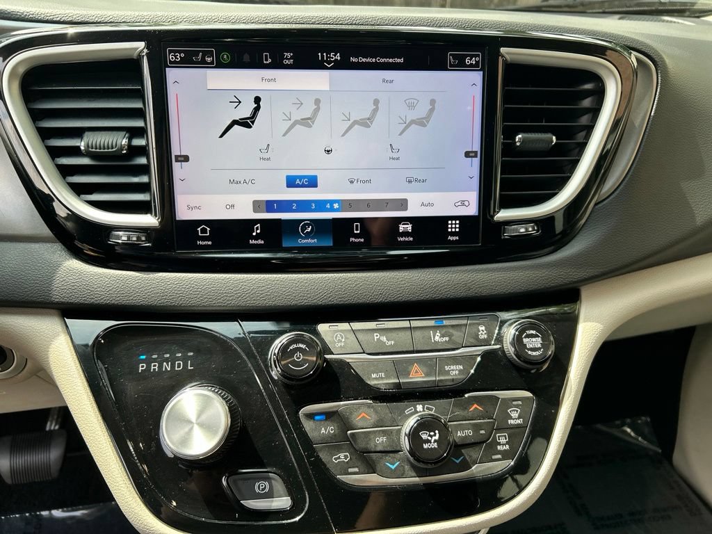 Used 2023 Chrysler Pacifica Touring-L FWD image 19