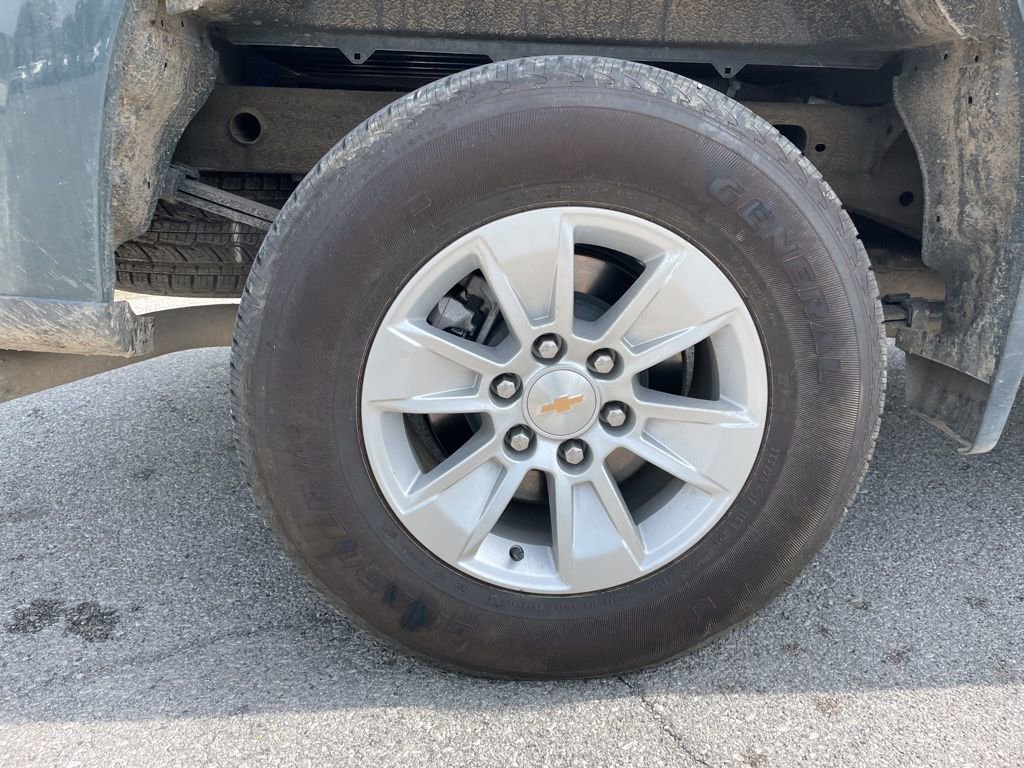 Used 2025 Chevrolet Silverado 1500 LT AWD/4WD image 18