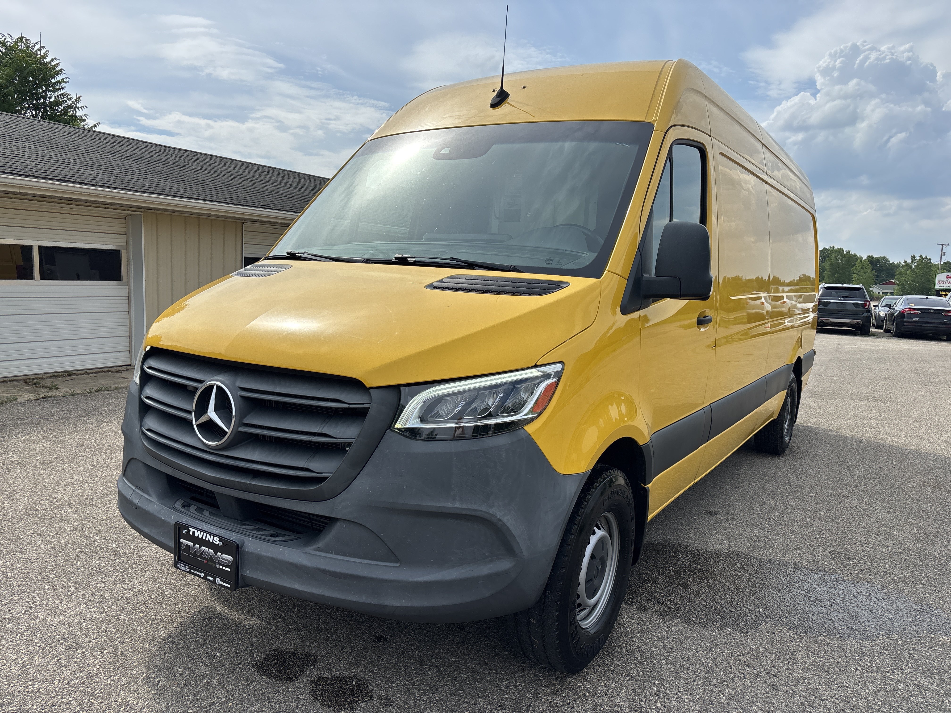Used 2021 Mercedes-Benz Sprinter 2500 w/ Acoustic Package image 11