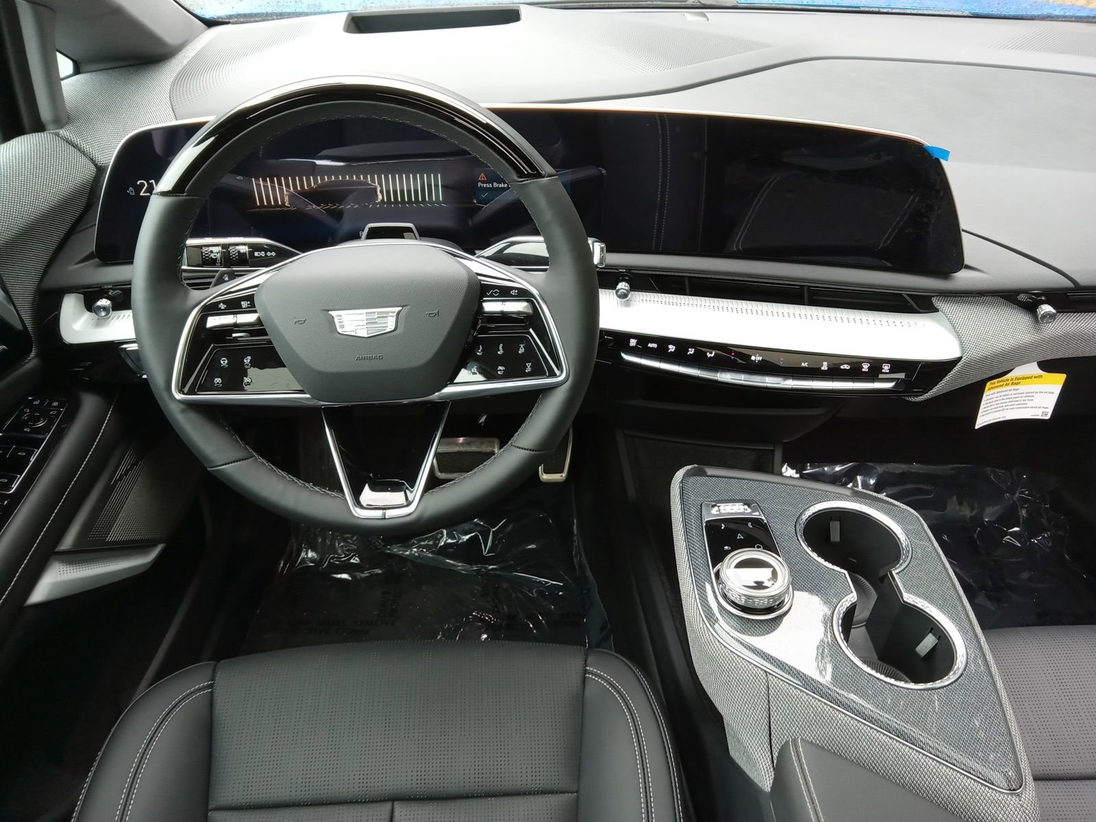 New 2025 Cadillac Optiq Luxury 2 w/ LPO, ONYX Package image 14