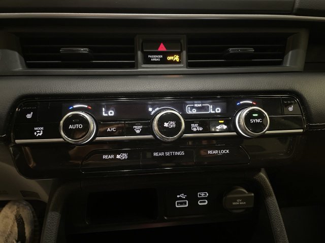 Certified 2023 Honda Pilot Touring image 19